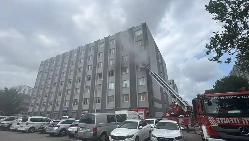 Çorap İmalathanesinde Çıkan Yangın Panik Yaratırken, Hasar Büyük Oldu