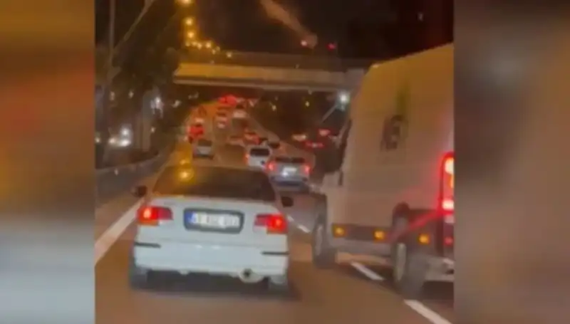 Tuzla'da Makas Terörü: Kaçan Sürücü Yakalandı, Şoke Eden Detaylar Ortaya Çıktı!