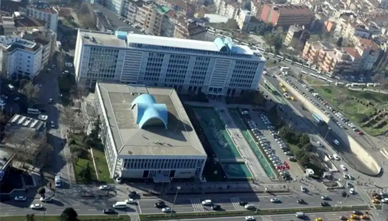 İstanbul Büyükşehir Belediyesi'nin "Enderun" WhatsApp Grubu Soruşturması Derinleşiyor