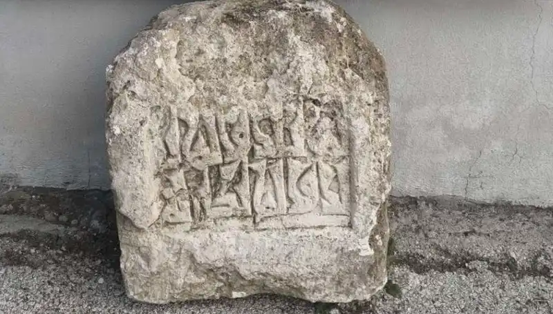 Adana'da Tarihi Eser Operasyonu: Kaçakçılar Çökerildi, Kültürel Miras Kurtarıldı!