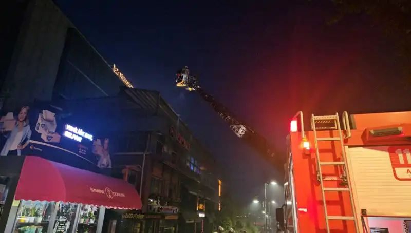 Beşiktaş'taki Restoran Yangını: Üç Katlı Mekanda Neler Yaşandı?