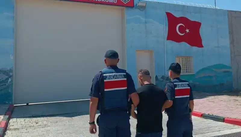 Afyon'da Suç Makinesi Olarak Aranan 9 Kişi Düzenlenen Operasyonla Yakalandı