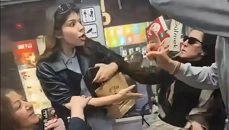 Tramvayda Kadınlar Arasında Tekmeli Yer Kavgası: Olayın Perde Arkası Ne?