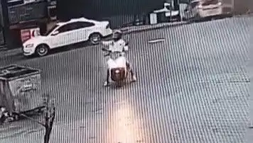 İstanbul'da Alışveriş Merkezi Önünde Korkutan Silahlı Saldırı: Gözaltılar Var