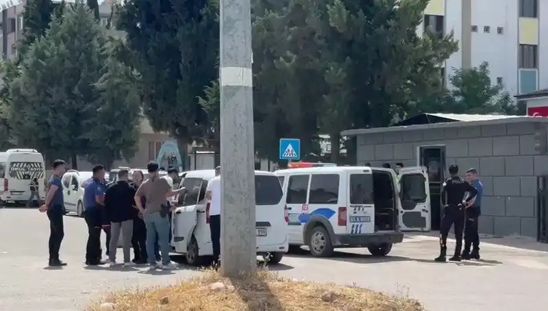 Adliye Önünde Yaşanan Kavga: 5 Yaralı ve 7 Gözaltı