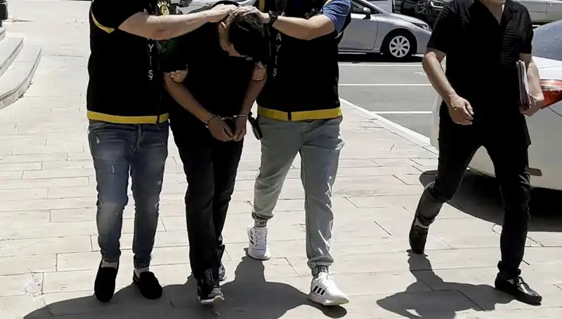 Mezarlıktaki Hırsız Suçüstü Yakalandı: Gözaltına Alındı