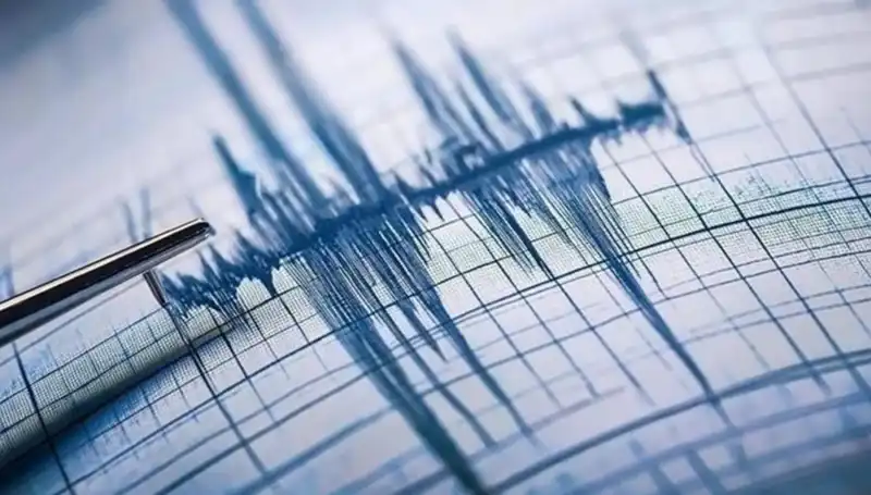 Antalya'da Deprem Alarmı: 3.9 Büyüklüğünde Şok Edici Sarsıntı!