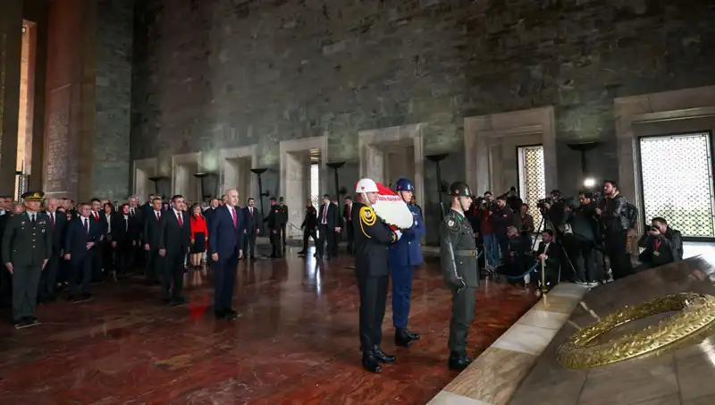 Anıtkabir'de Devlet Erkanından Tarihi Ziyaret: Anma Programları Dikkat Çekti