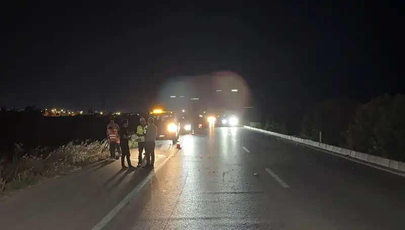 Adana'da Üç Araçlı Zincirleme Trafik Kazası: Korku Dolu Anlar