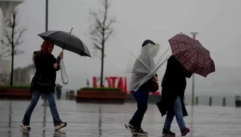 İki Bölgeye Kuvvetli Sağanak Uyarısı: Hazırlık Yapın!