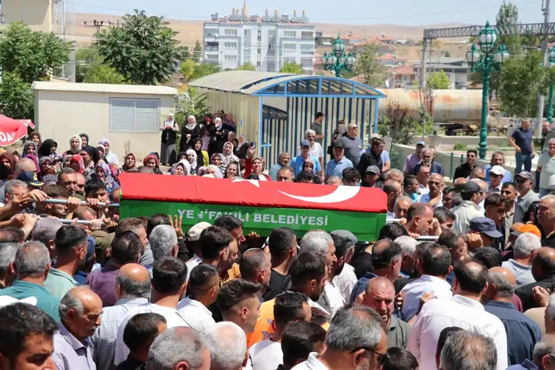 MHP'li Belediye Başkanı İleri Yaşta Hayatını Kaybetti: Son Yolculuğu Duygu Dolu Anlarla Gerçekleşti