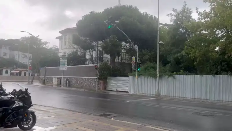 İstanbul'u Etkisi Altına Alan Sağanak Yağış Hayat Durdurdu