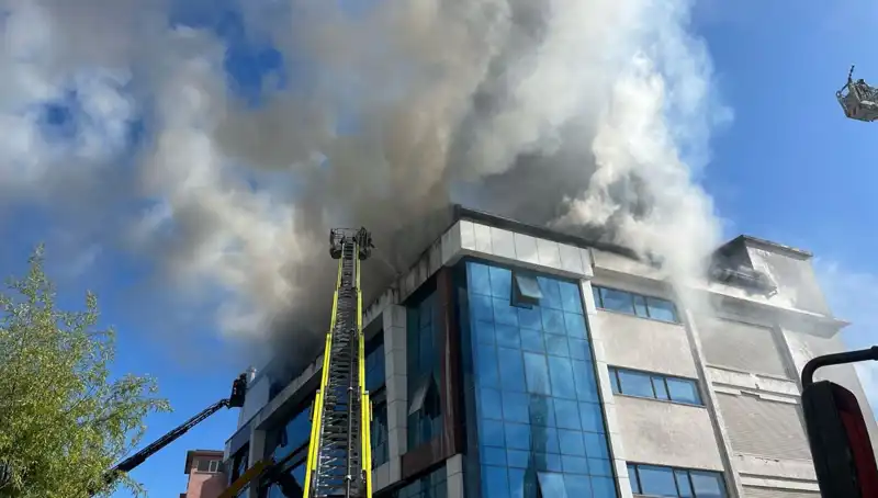 Esenyurt'taki Tekstil Atölyesinde Büyük Yangın: Nedenleri ve Sonuçları