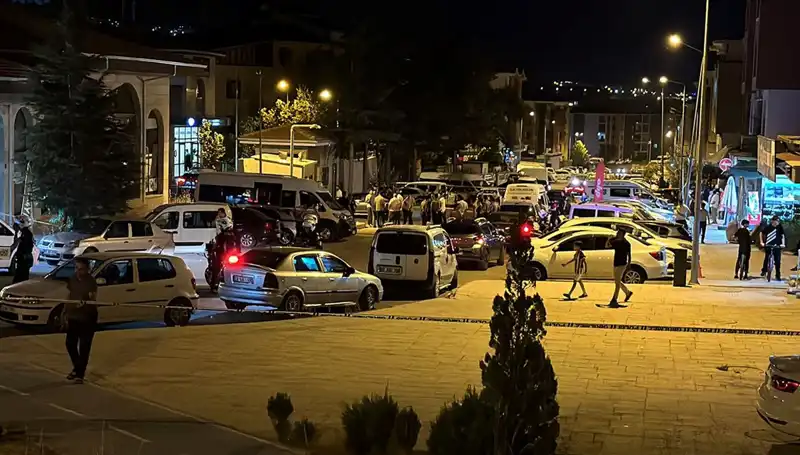 Komşu Aileler Arasında Kanlı Kavga: 1'i Ağır 3 Yaralı