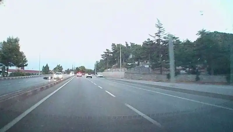 Motosiklet ve Otomobil Çarpıştı: Kaza, Şehirde Paniğe Neden Oldu