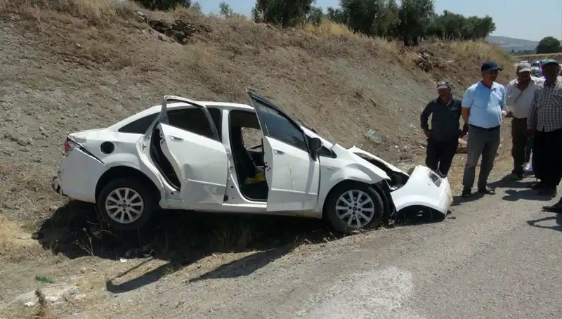Kilis'te Çarpışan Otomobillerin Ardında Kalan Yaralılar: Feci Kaza