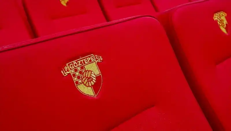 Göztepe, Genç Yıldız Junior Olaitan ile Güçlü Bir Anlaşma Sağladı