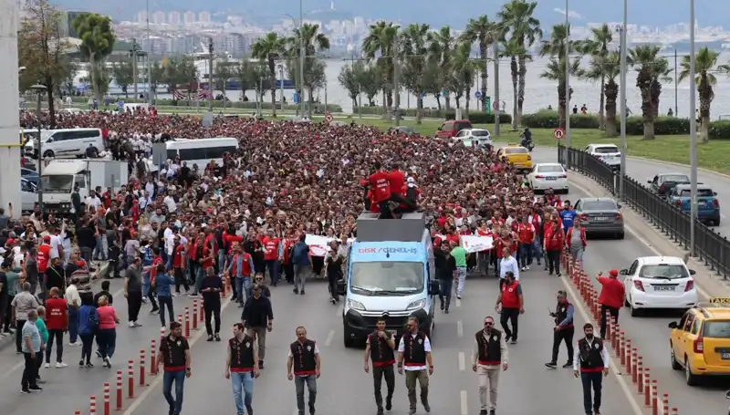 İzmir’de Grev 4. Gününde: İşçilerden Ses Getiren Eylem ve Talepler