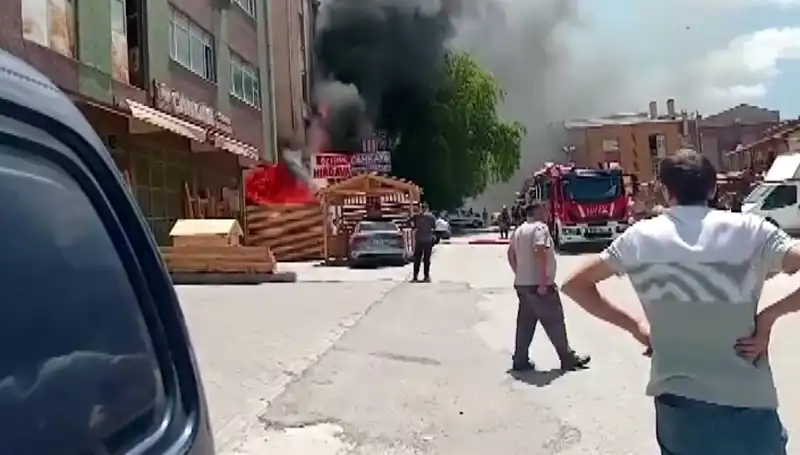 Ankara’da Gündem Olan Yangın: İş Yerleri Alev Alev Yandı