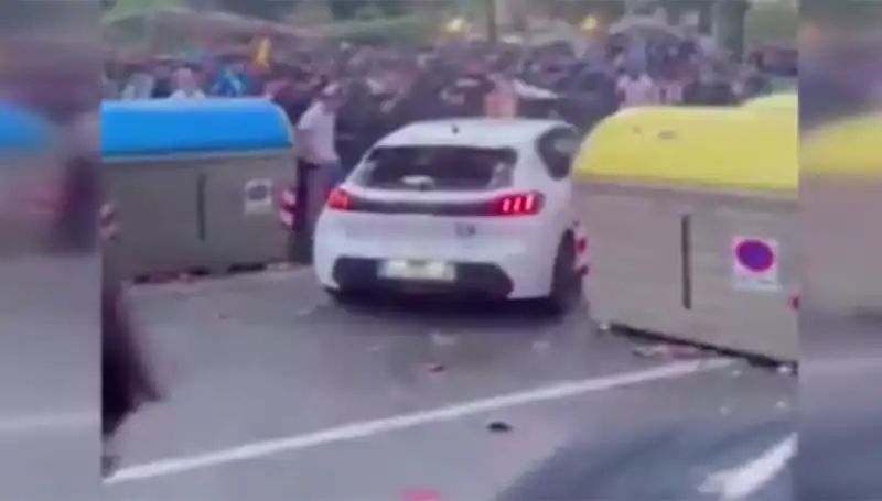 Taraftarların Arasına Daldı, 13 Kişi Yaralandı: Olayın Tüm Ayrıntıları
