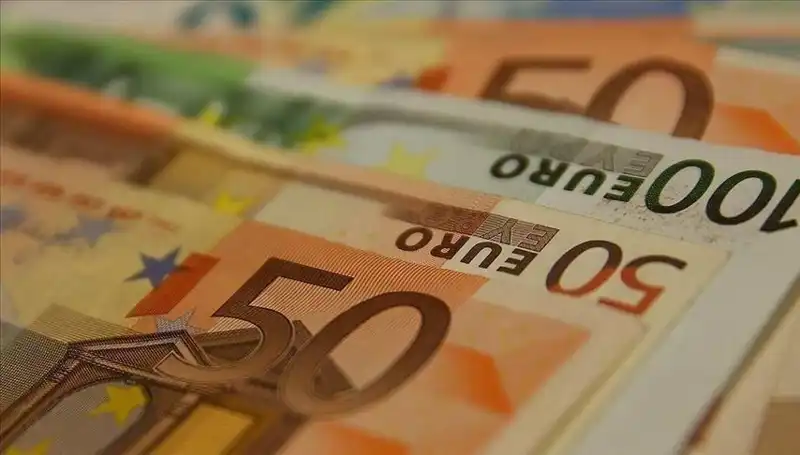 Euro, Zirve Noktasından Gerileyerek Düşüşe Geçti: Piyasaları Ne Bekliyor?