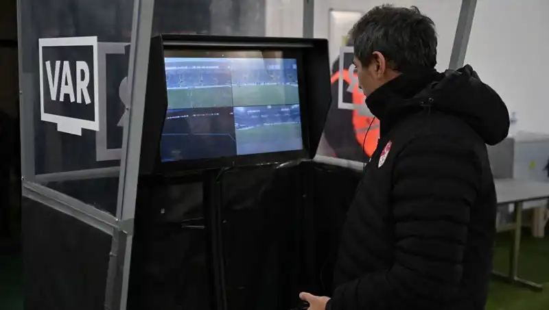 Konyaspor ile Galatasaray Maçının VAR Hakemi Kim Oldu?