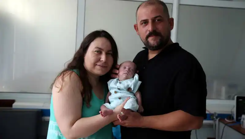 800 Gram Doğdu, 4 Ay Yoğun Bakımda Kaldı: Bebeğin Hayata Tutunuşu