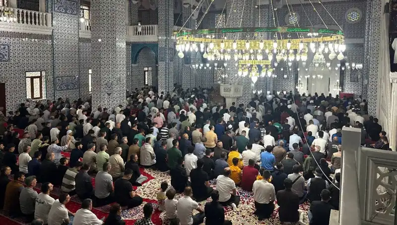 Iğdır’da Duygu Dolu İlk Bayram Namazı: Coşku ve Birliktelik İle Kutlandı
