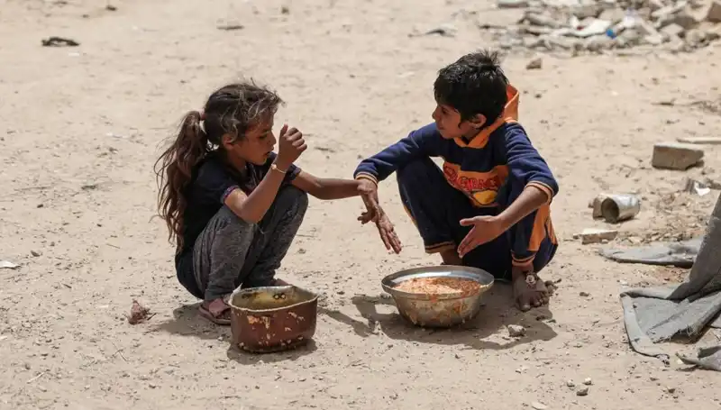 Gazze'de Açlıkla Mücadele Eden Çocuklar: Dramatik Bir Kaybın Ardındaki Gerçekler