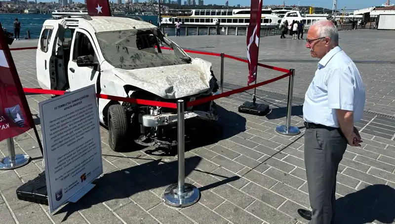 15 Temmuz'un İlginç Tanıkları: Tankların Ezdiği Araçlar Sergileniyor