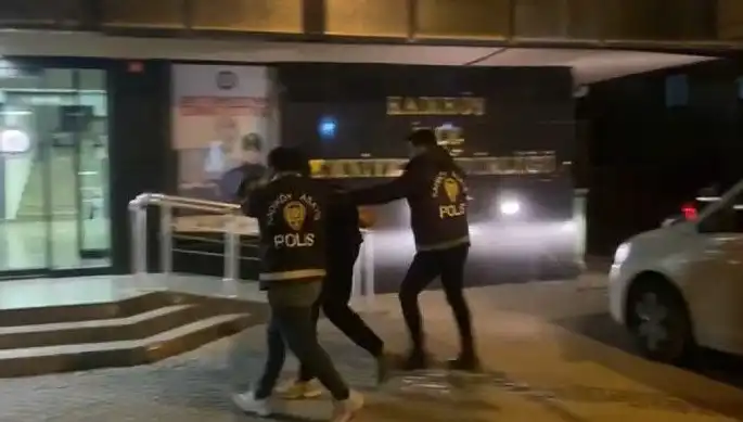 Galatasaray Taraftarına Saldıran Şahıs Kısa Sürede Yakalandı