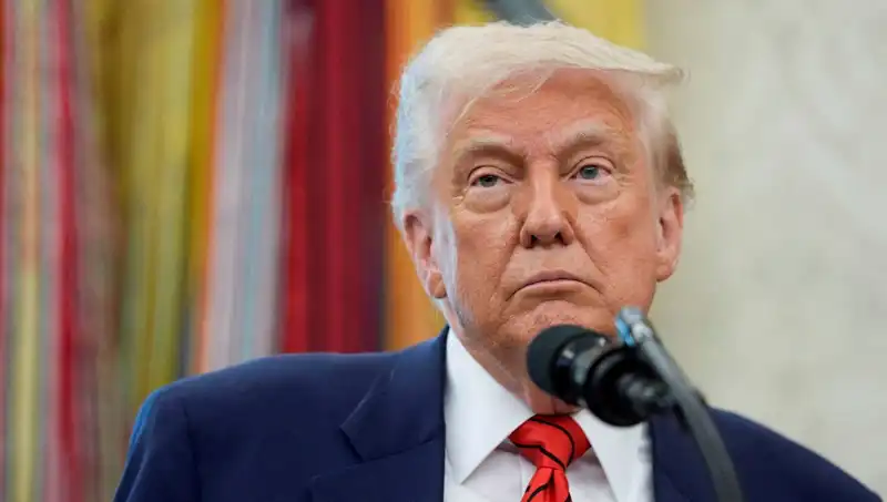 Trump'ın G7 Zirvesinden Sıra Dışı Erken Ayrılışı ve Beyaz Saray'daki Acil Toplantı