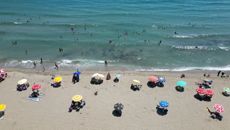 Tekirdağ'da Sıcak Havaların Gelişiyle Plajlar Dolduruldu