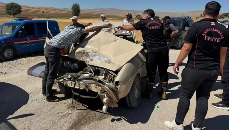 Kahramanmaraş’ta Trafik Kazası: Kamyonet ile Otomobil Çarpıştı, Yaralılar Var!